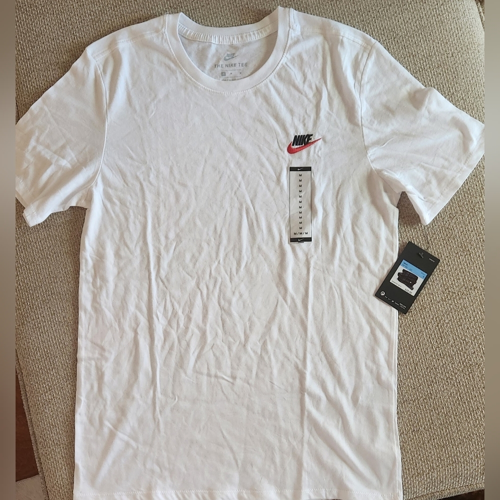 Men's white Nike shirt